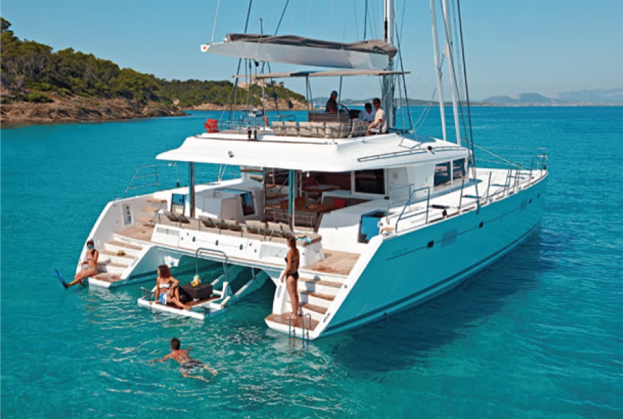 Catamarán EN CHARTER, de la marca Lagoon modelo 560 y del año 2015, disponible en Can Pastilla Palma Mallorca España